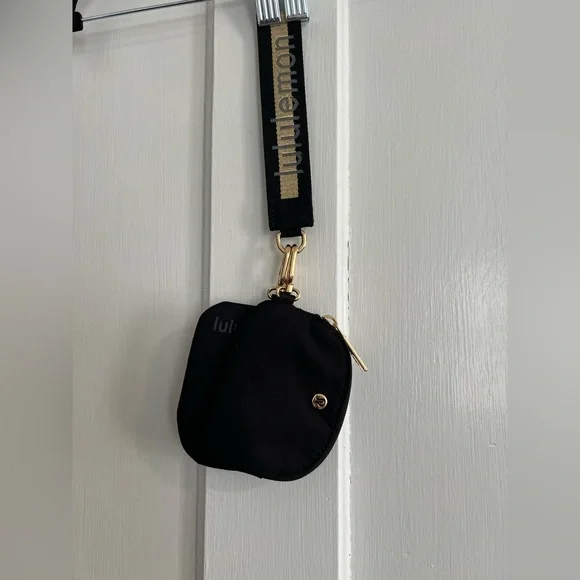Lululemon Dual Pouch Wristlet **black & gold*** - Picture 6 of 7